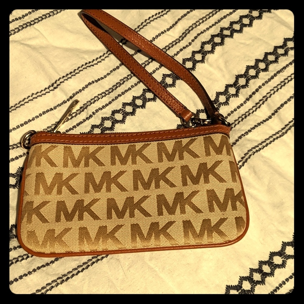 Michael Kors wristlet